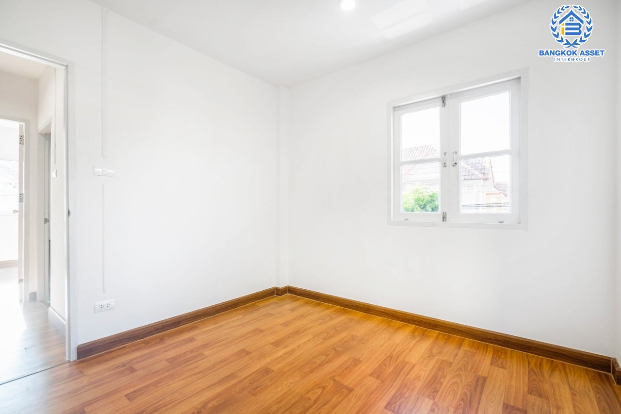 บ้านมือสองตกแต่งใหม่ ม.เปี่ยมสุข2 บางใหญ่-กาญจนาฯ (ซ.วัดพระนอน) หลังมุม หน้ากว้าง ดีไซน์ทันสมัย เนื้อที่ 21.7 ตร.ว. ฟังก์ชัน 3 ห้องนอน 2 ห้องน้ำ บนทำเลศักยภาพ เดินทางสะดวก เข้า-ออกได้หลายเส้นทาง ใกล้เซ็นทรัลเวสต์เกต และรถไฟฟ้า "สถานีตลาดบางใหญ่"...